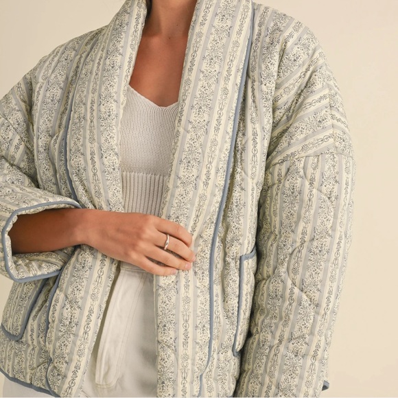 Floral Quilted Belinda Jacket with Blue Accents oversized small NWT - Picture 2 of 4